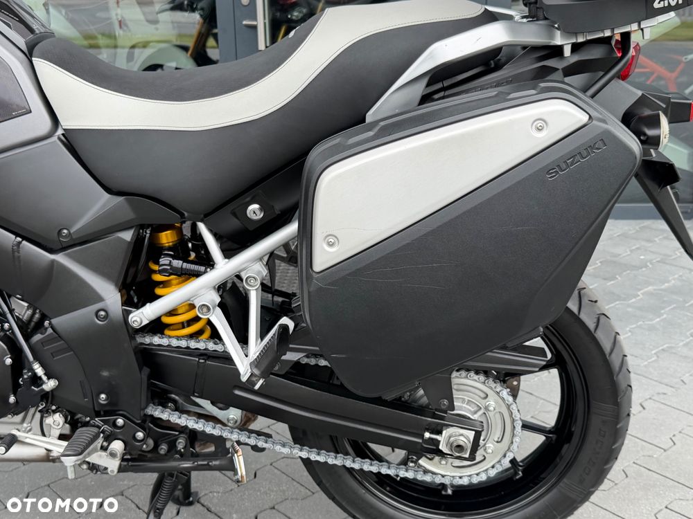 Suzuki V-STROM - 32
