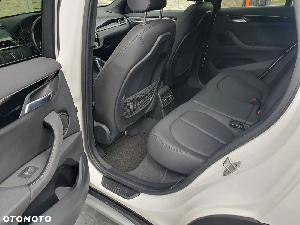 BMW X1 xDrive25i xLine - 12