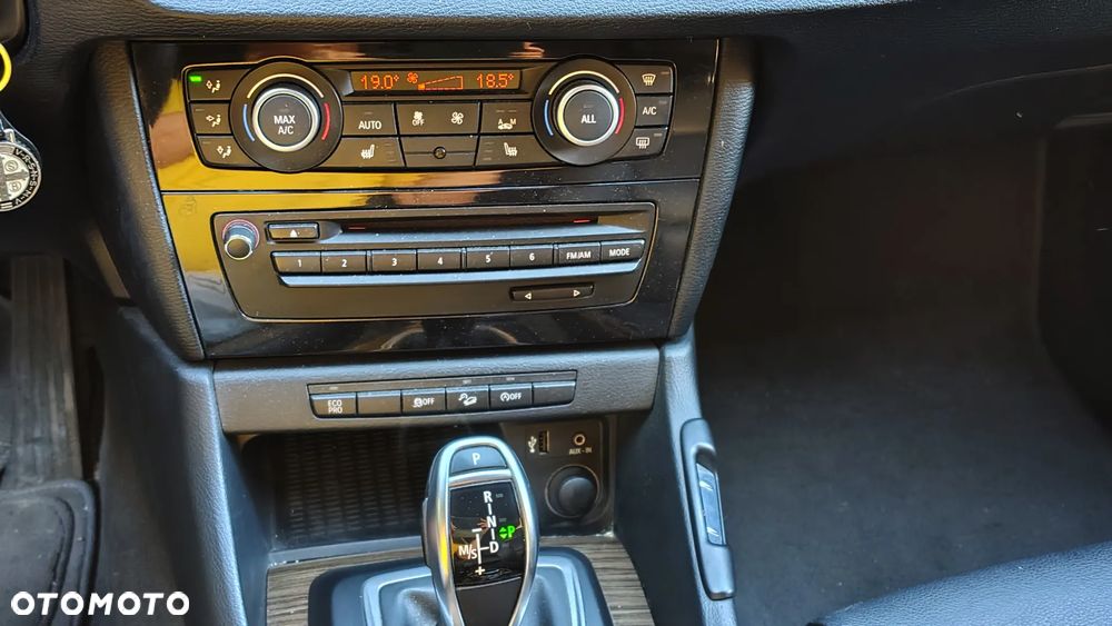 BMW X1 xDrive28i - 10