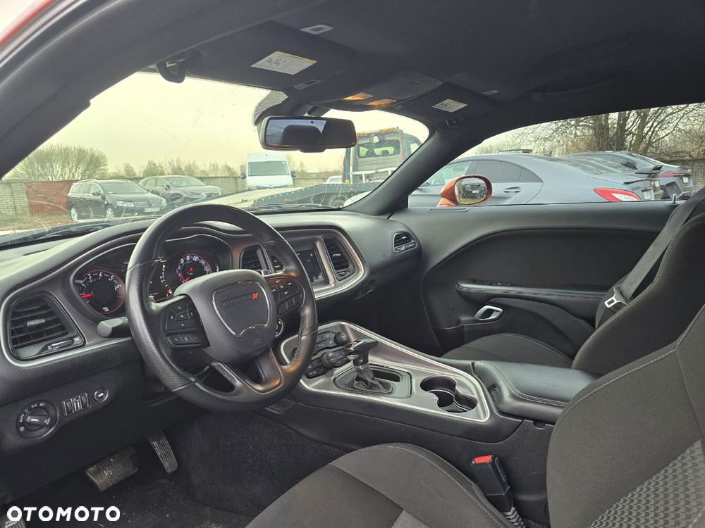 Dodge Challenger - 13
