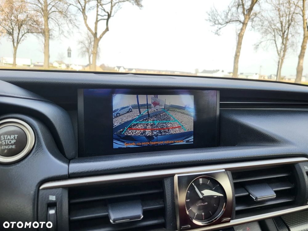 Lexus IS 200t / 300 F Sport - 14