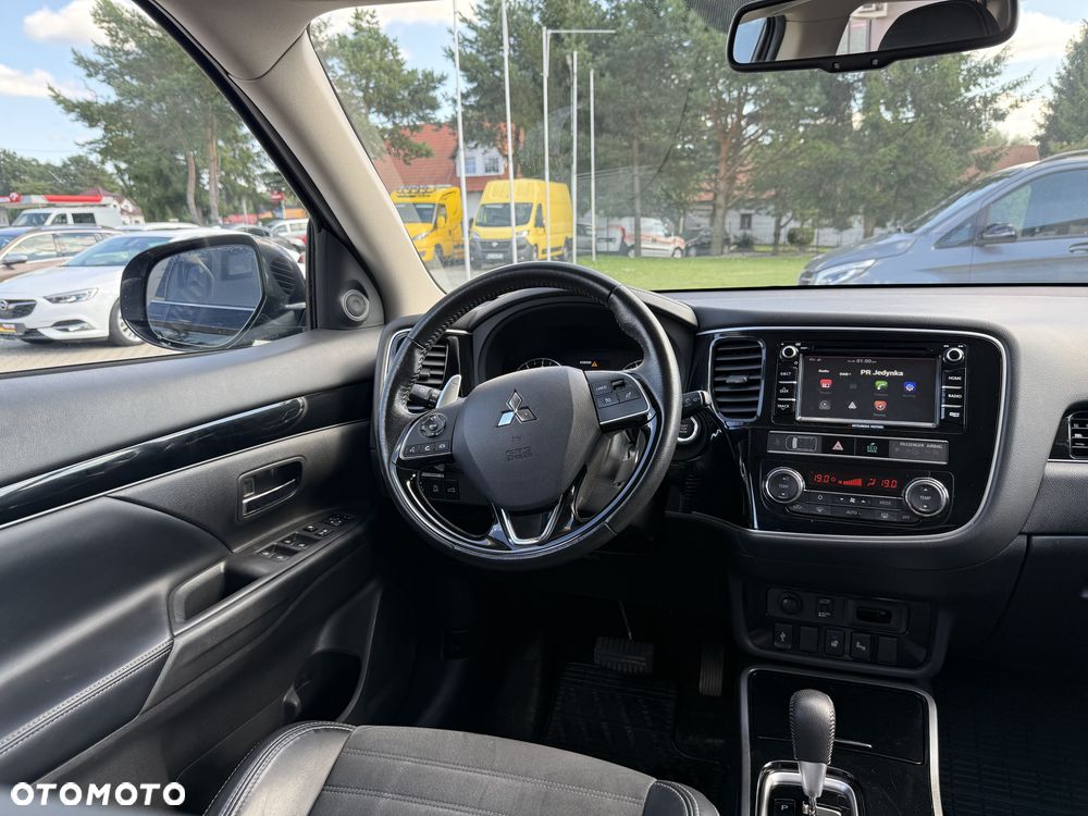 Mitsubishi Outlander 2.0 4WD CVT Diamant Edition+ - 15