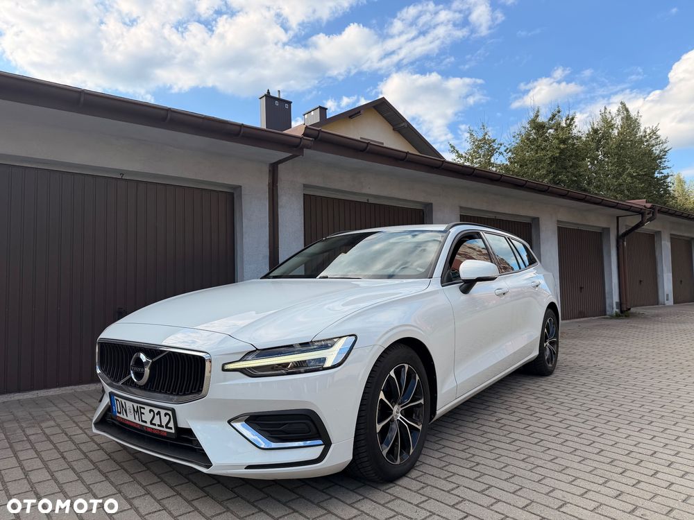 Volvo V60 T4 Geartronic Momentum Pro - 1