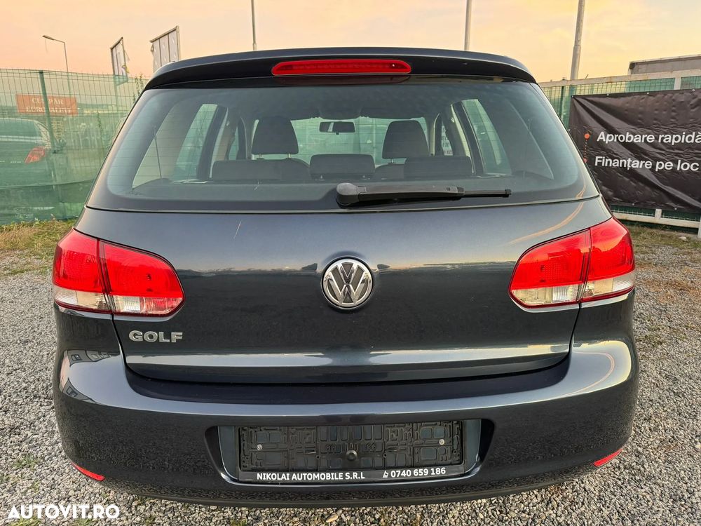Volkswagen Golf - 6