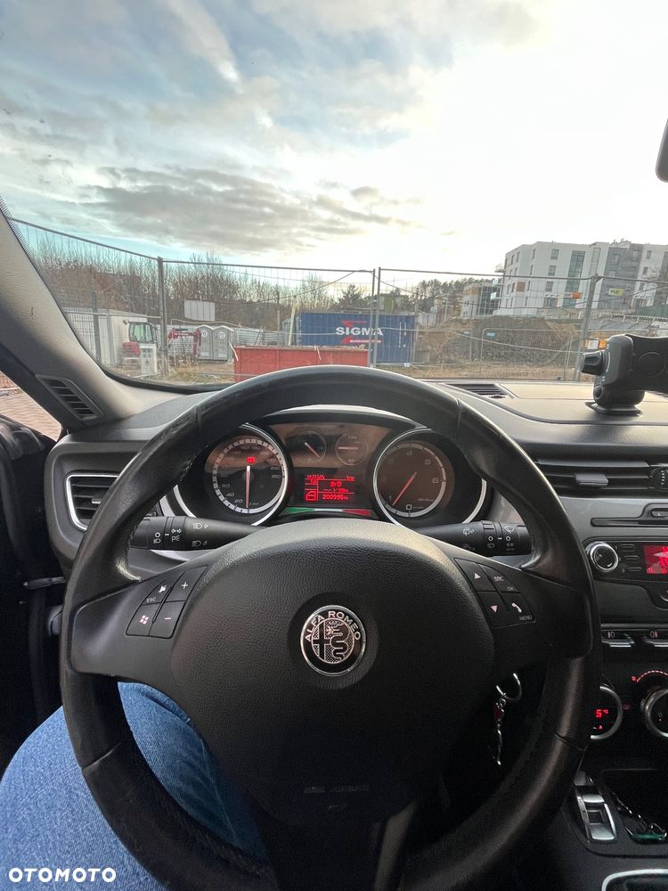 Alfa Romeo Giulietta 2.0 JTDM Distinctive - 8