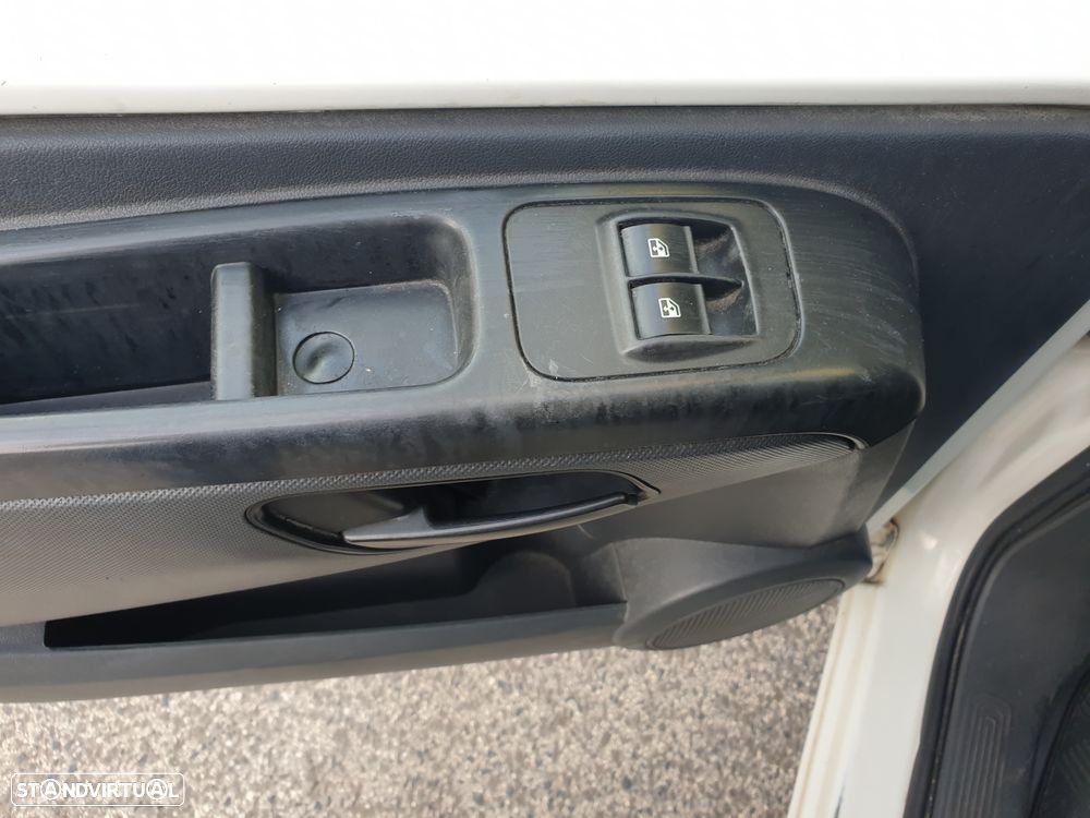 Fiat fiorino caixa isótermica A/C - 7