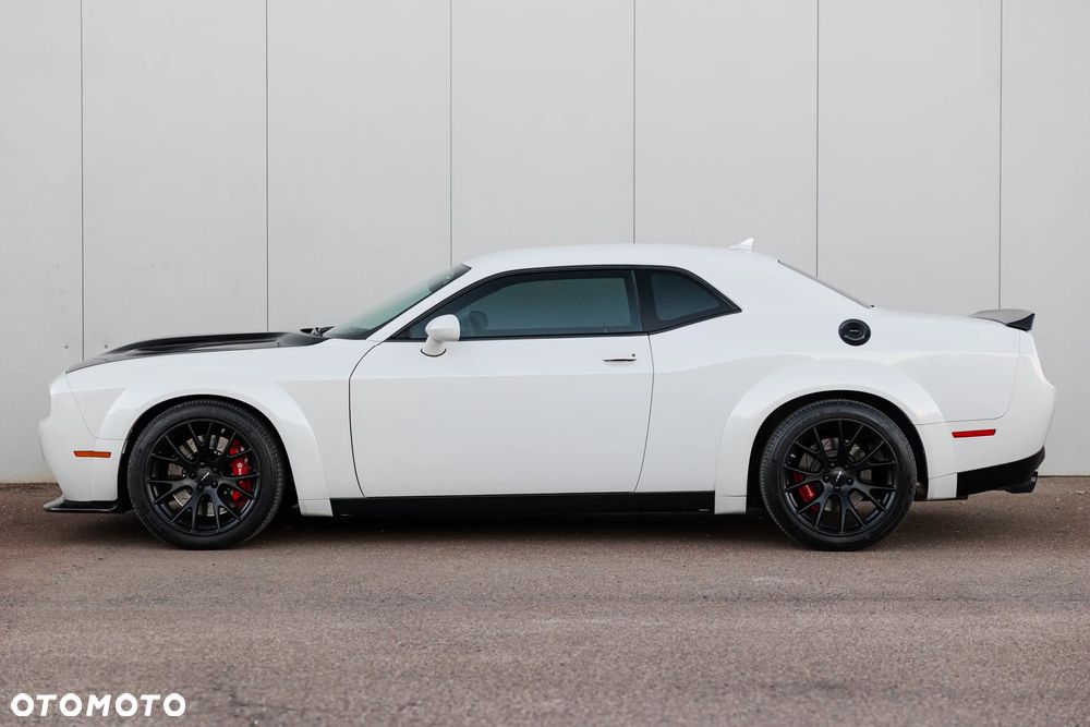 Dodge Challenger - 15