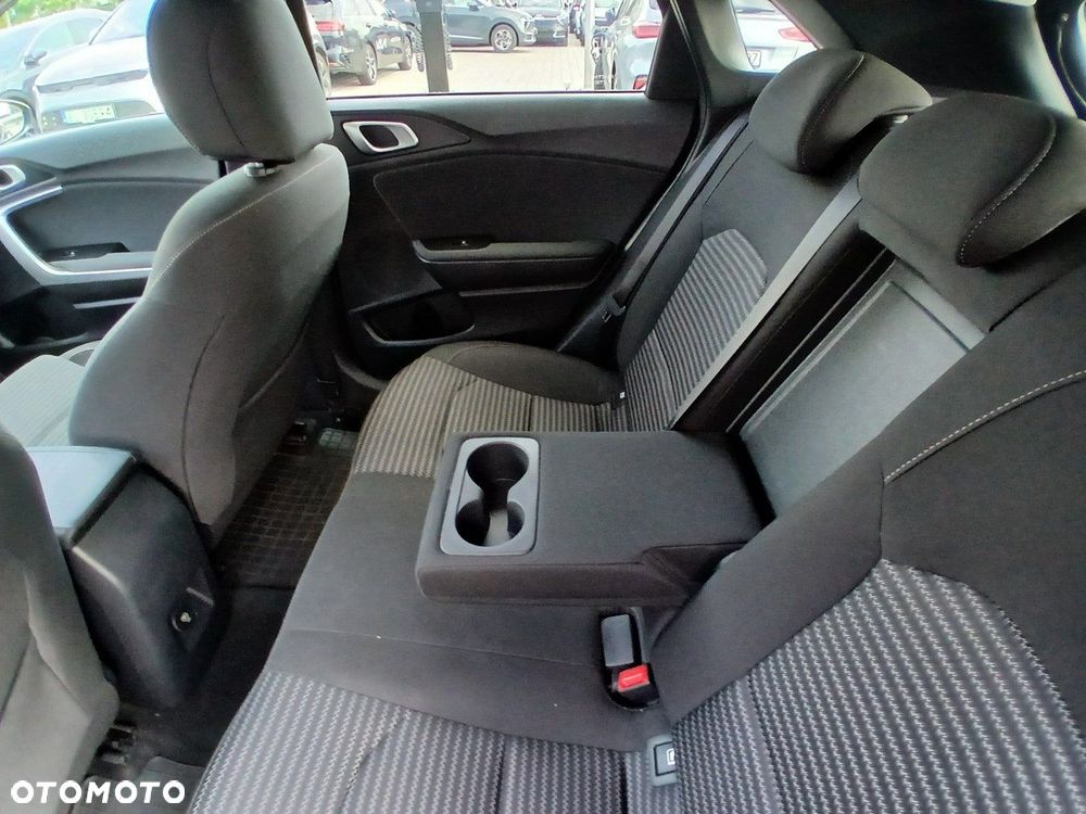 Kia Ceed 1.5 T-GDI M - 11