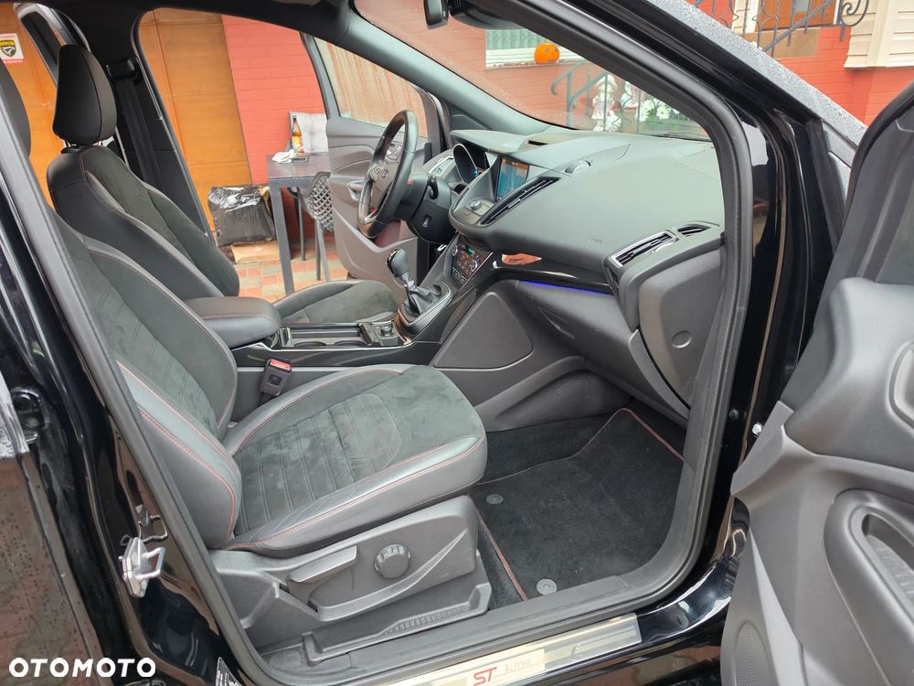 Ford Kuga 2.0 TDCi AWD ST-Line Black - 18