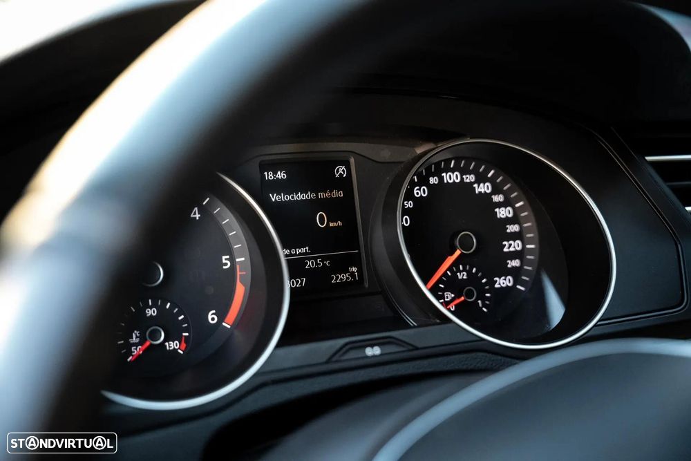 VW Passat Variant 1.6 TDI BlueMotion - 8