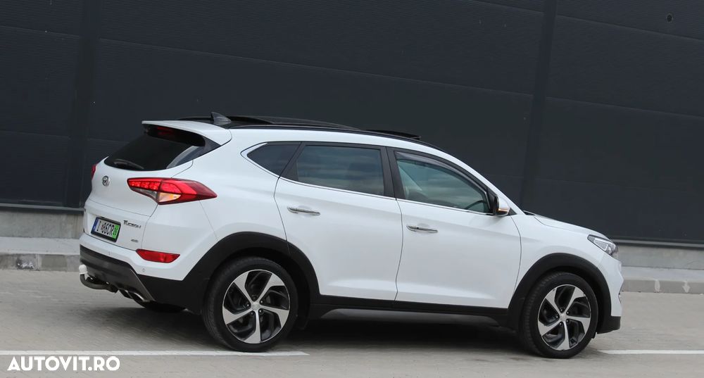 Hyundai Tucson 2.0 CRDI 4WD Automatik Premium - 2