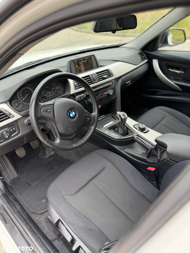 BMW Seria 3 316d - 11