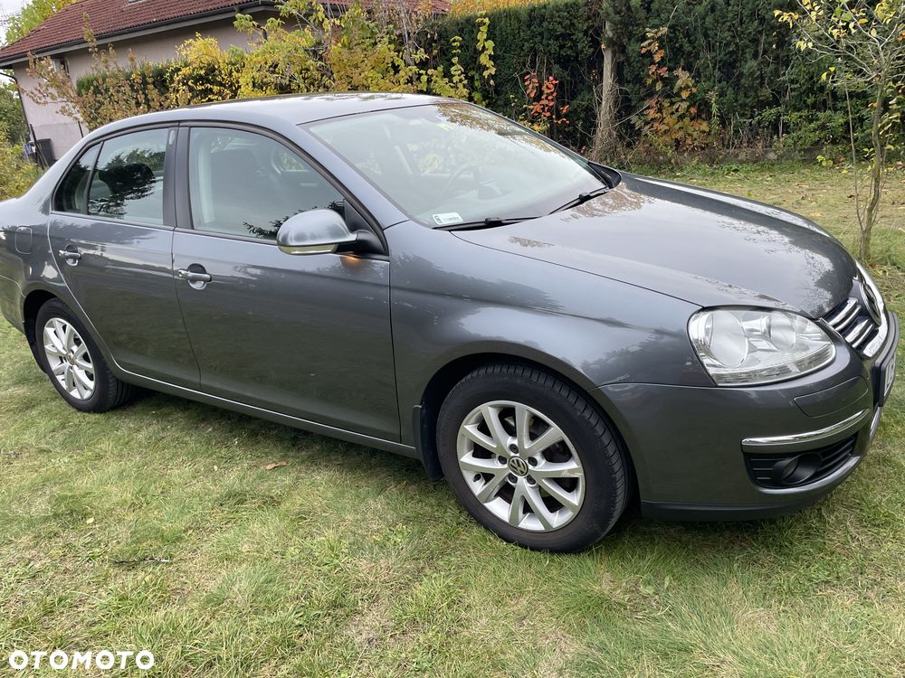 Volkswagen Jetta 2010 photo 4