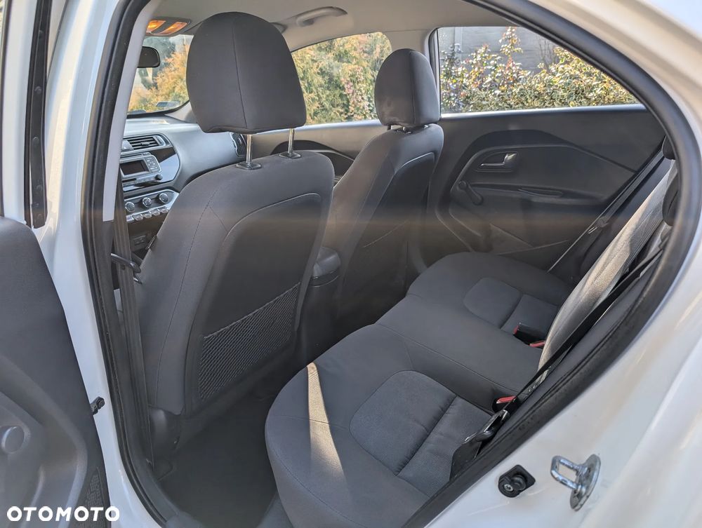 Kia Rio - 14