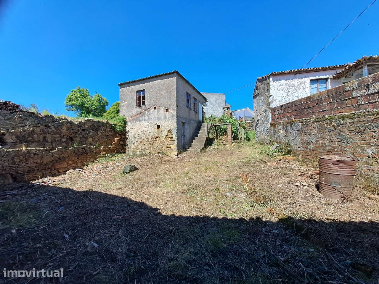 Moradia com Terreno - Excelente oportunidade - Semide - Grande imagem: 2/20