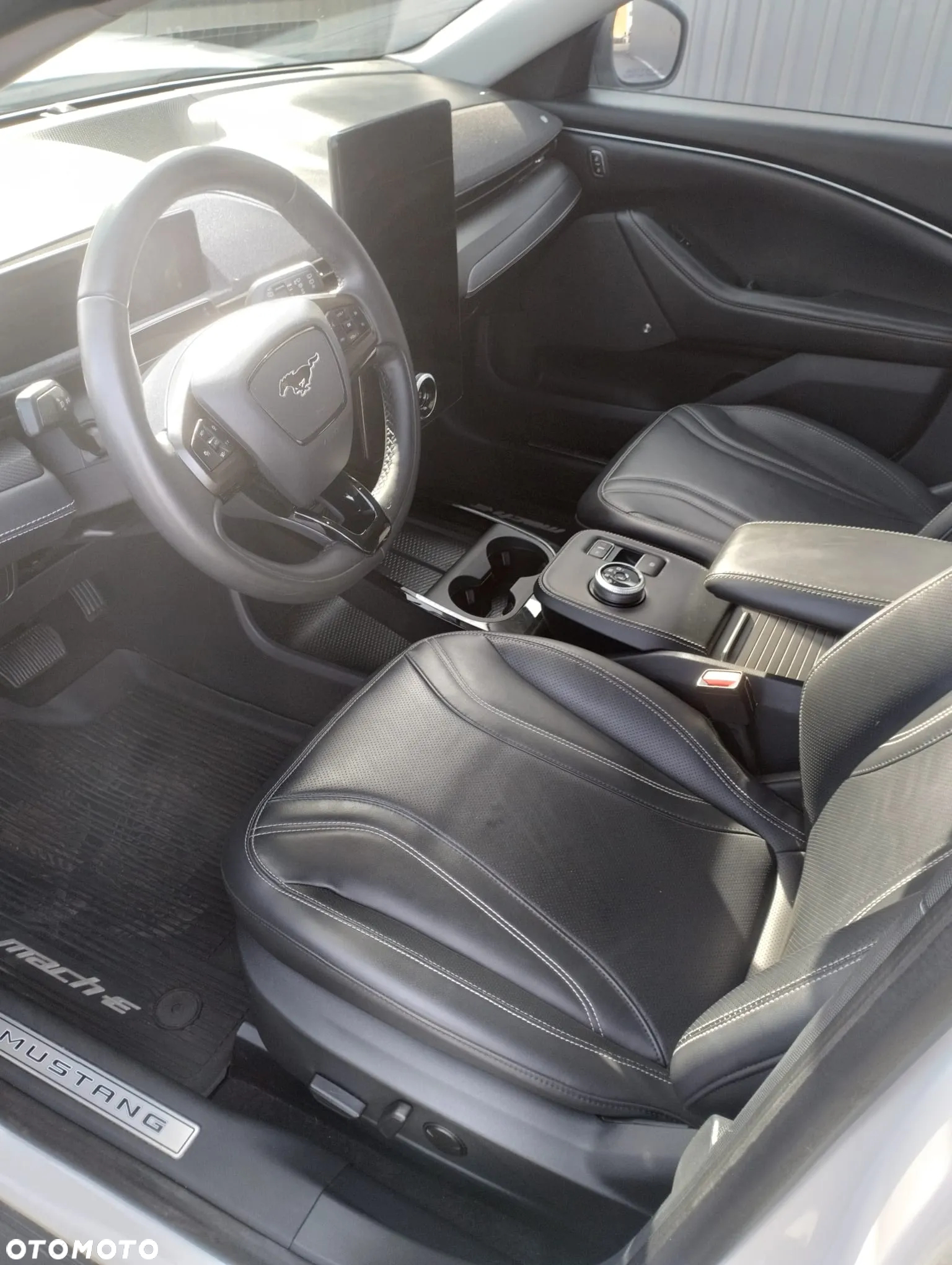 Ford Mustang Mach-E AWD PREMIUM - 8