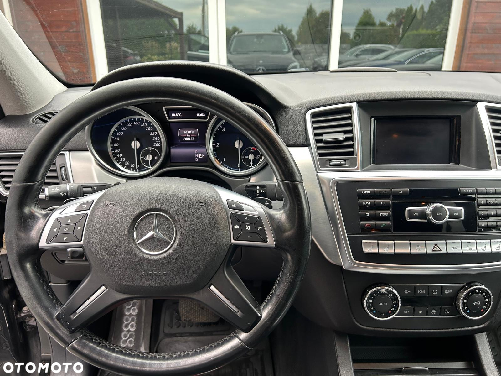 Mercedes-Benz ML 350 BlueTec 4-Matic - 11