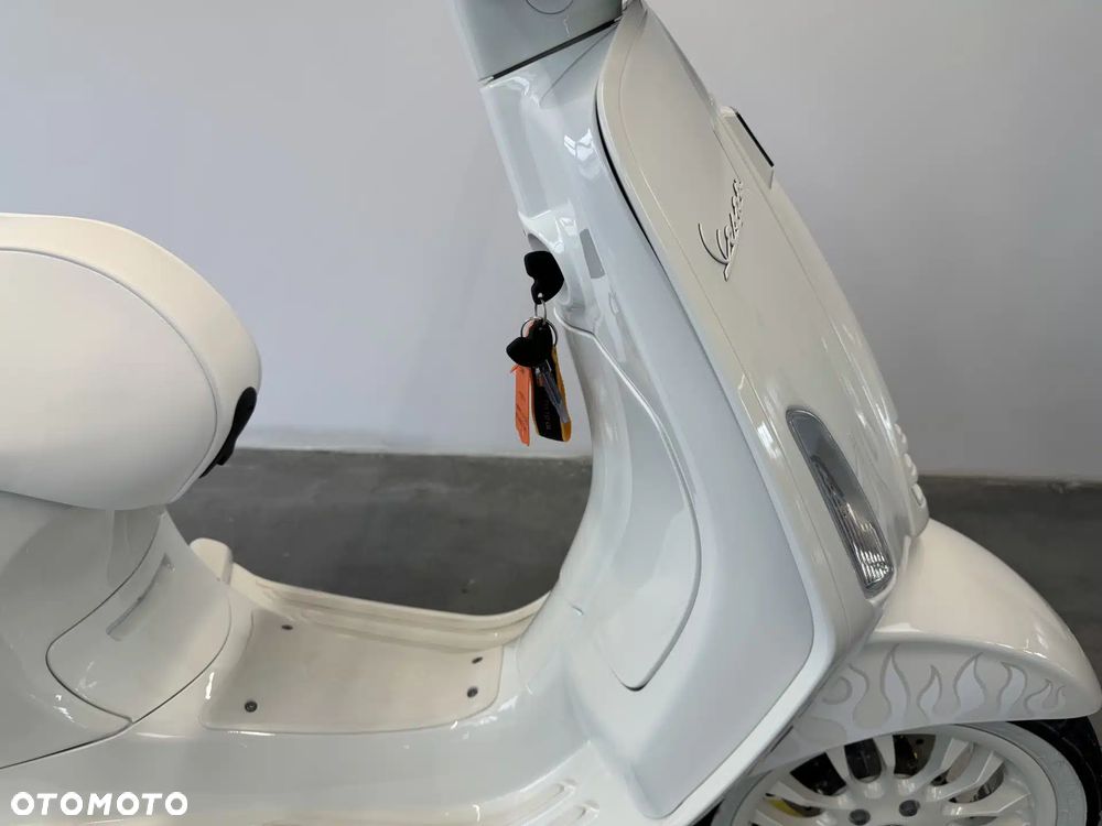 Piaggio Vespa - 12