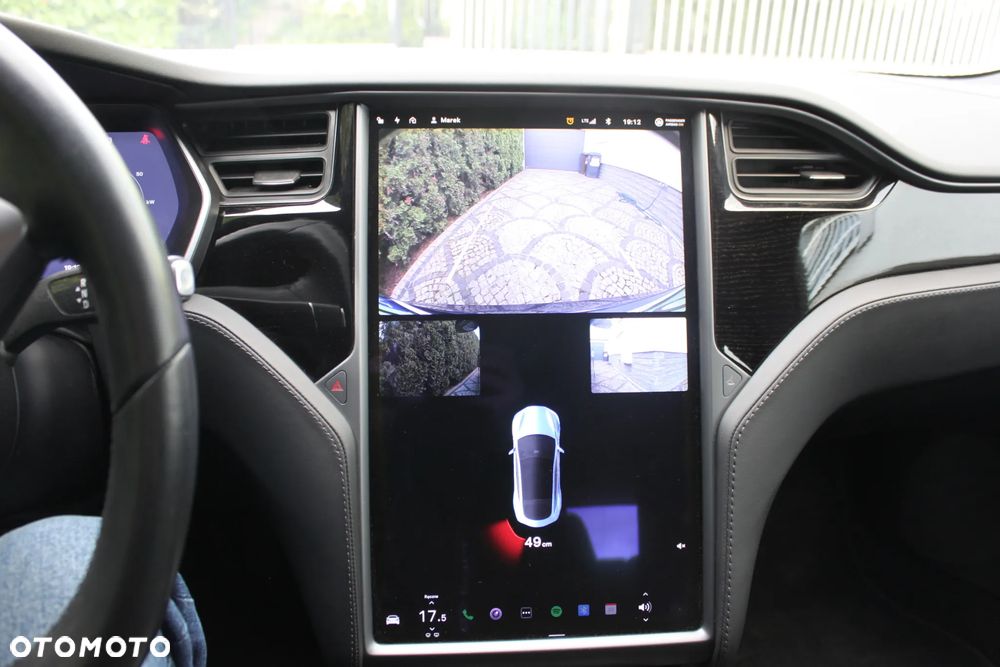 Tesla Model S - 10