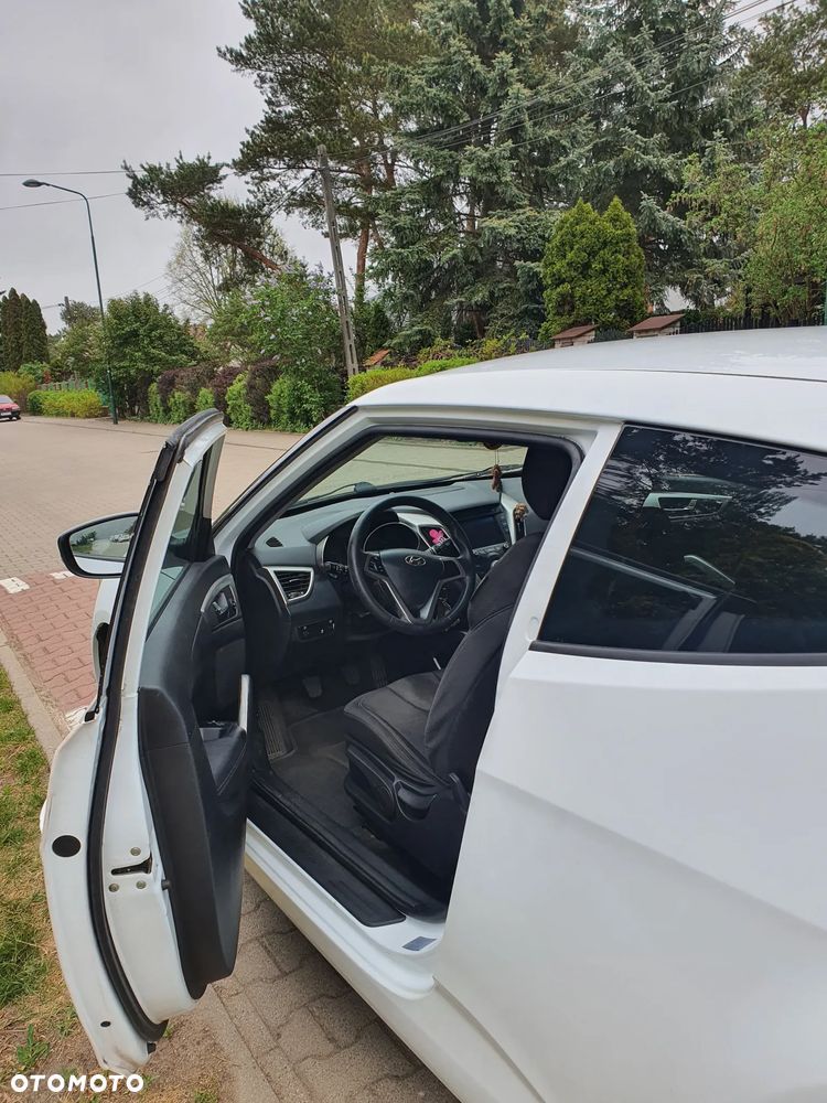 Hyundai Veloster 1.6 GDI Style - 11