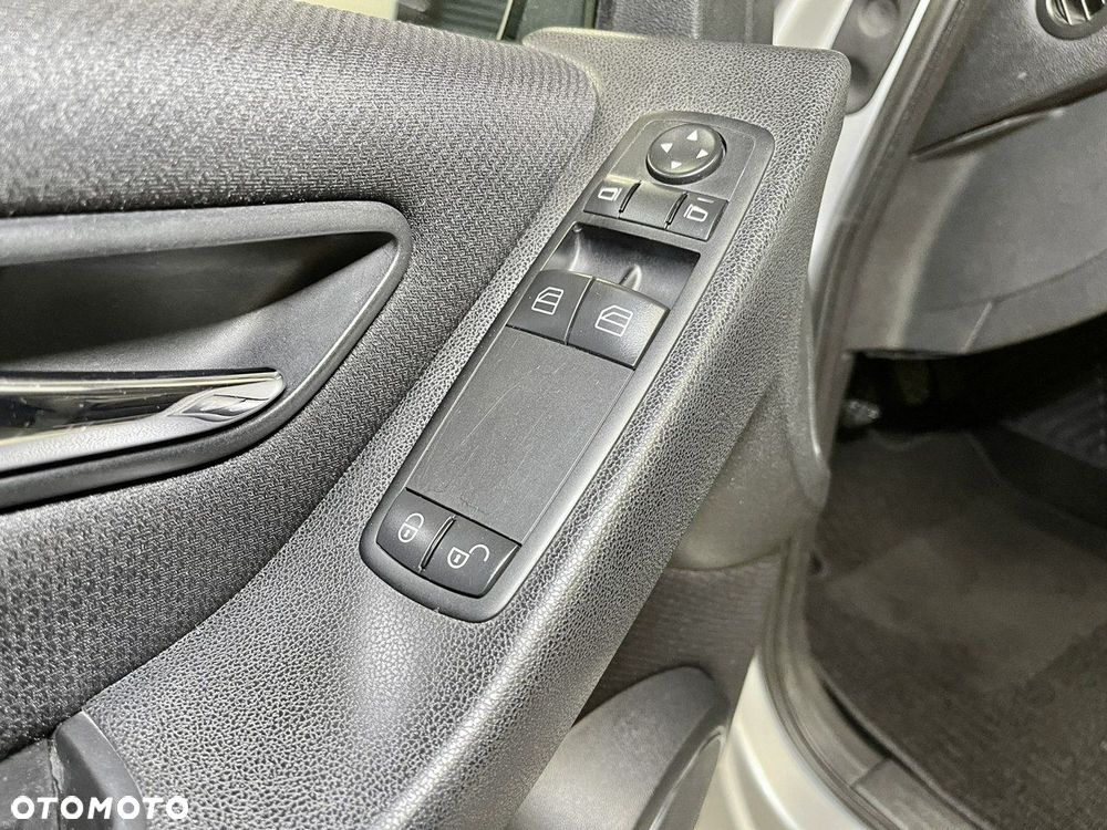 Mercedes-Benz Klasa A 170 BlueEFFICIENCY Avantgarde - 8