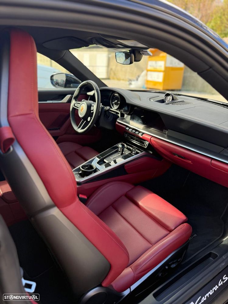 Porsche 911 (992) - 24