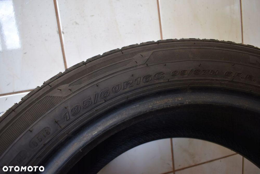 R16C 195/60 Nexen Roadian CT8 - 5