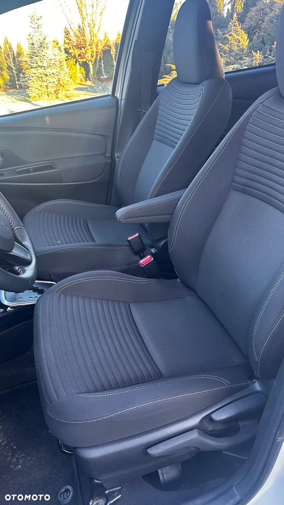 Toyota Yaris Hybrid 100 Selection - 7