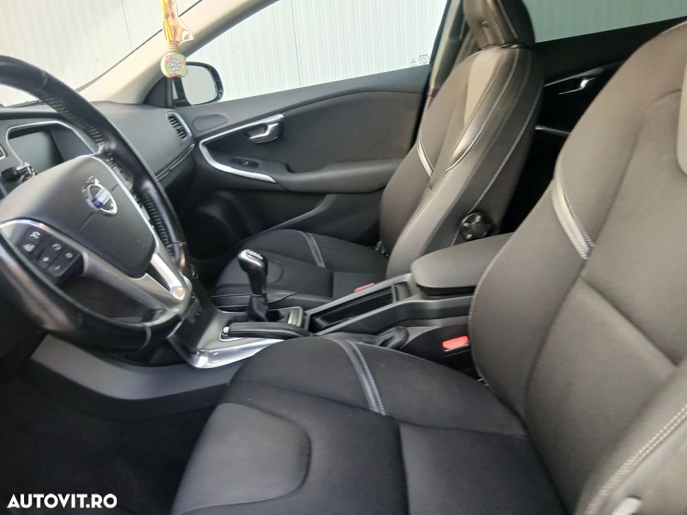 Volvo V40 D2 Momentum - 10