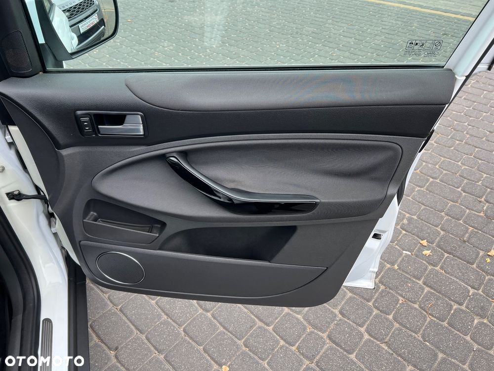 Ford Kuga - 32