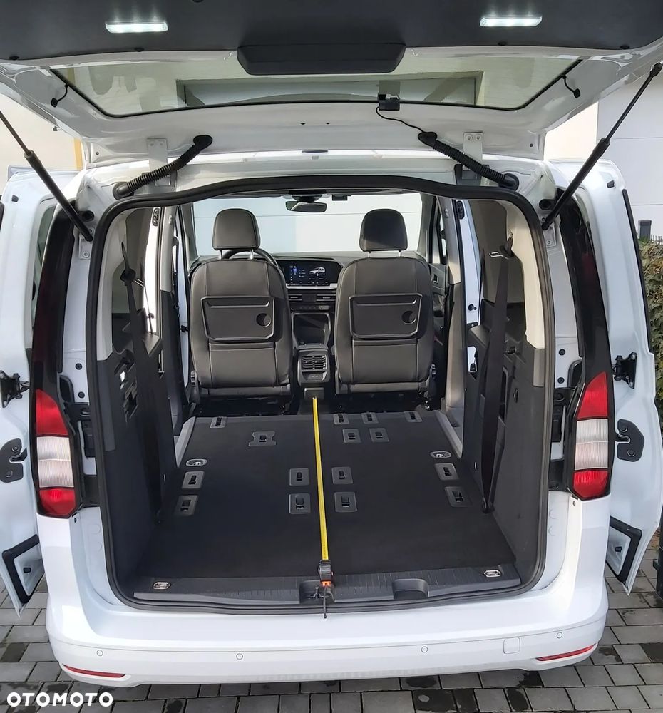 Ford Tourneo Connect Grand - 16