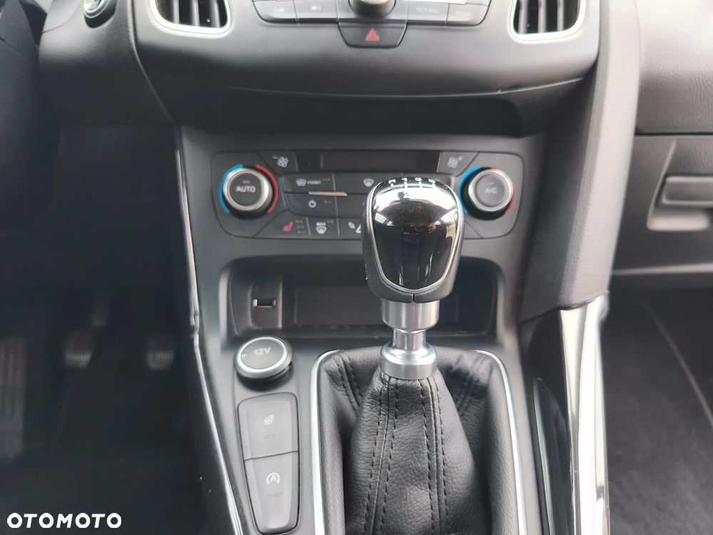 Ford Focus 1.5 EcoBoost Titanium - 14