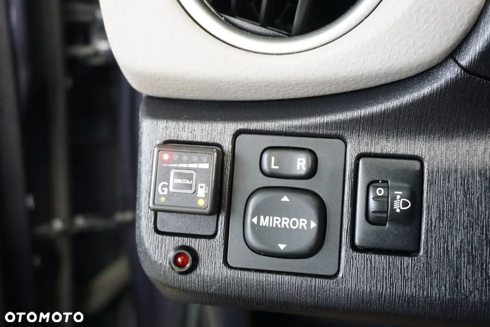 Toyota Yaris 1.0 VVT-i Life - 28