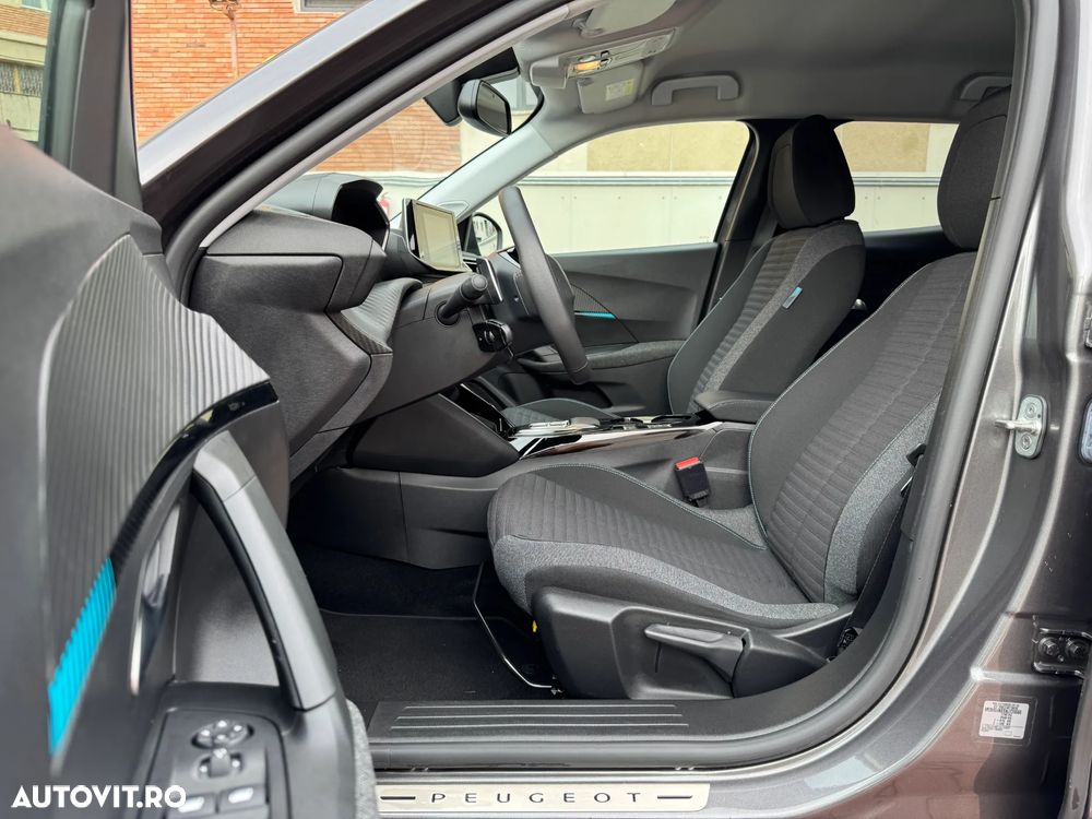 Peugeot 2008 PureTech 130 EAT8 Allure Pack - 12