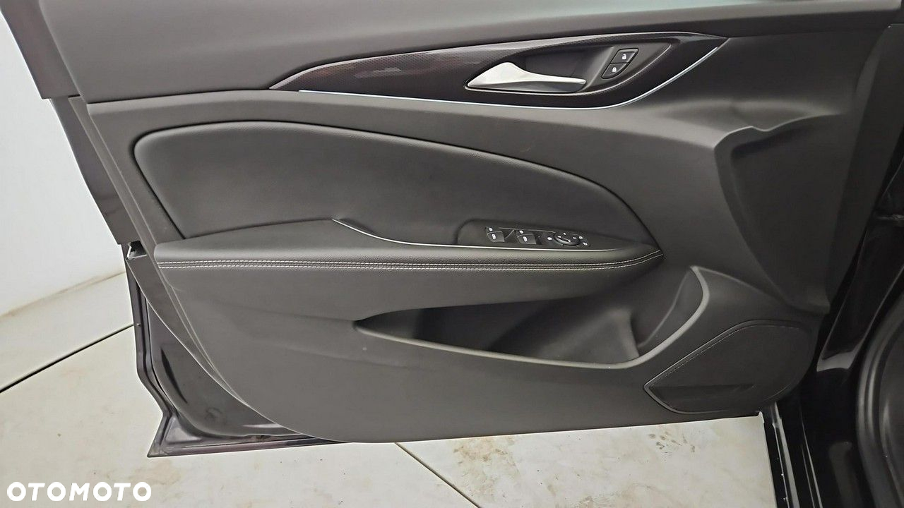 Opel Insignia 2.0 CDTI Business Elegance S&S - 10