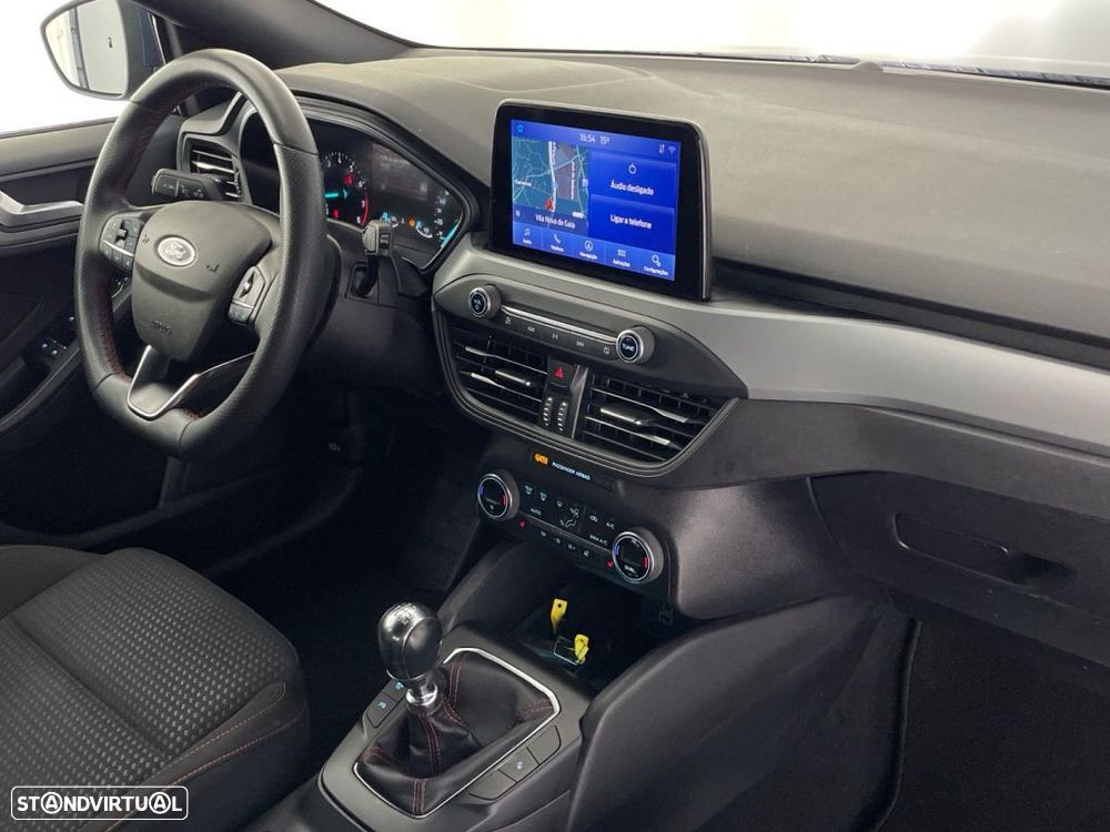 Ford Focus 1.0 EcoBoost MHEV ST-Line - 23