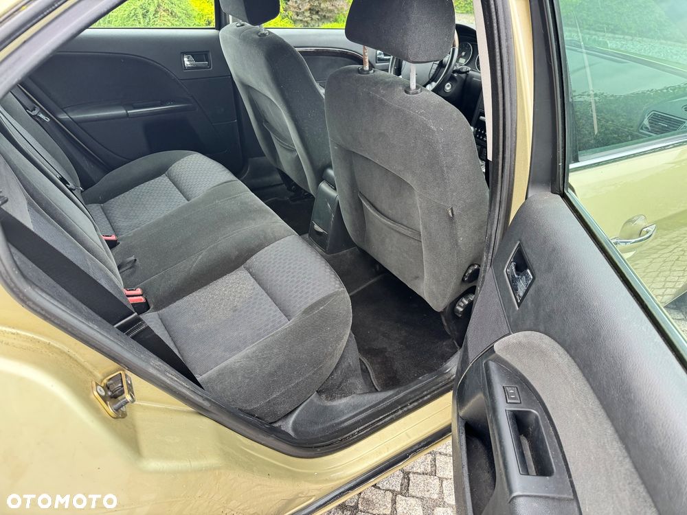 Ford Mondeo - 27