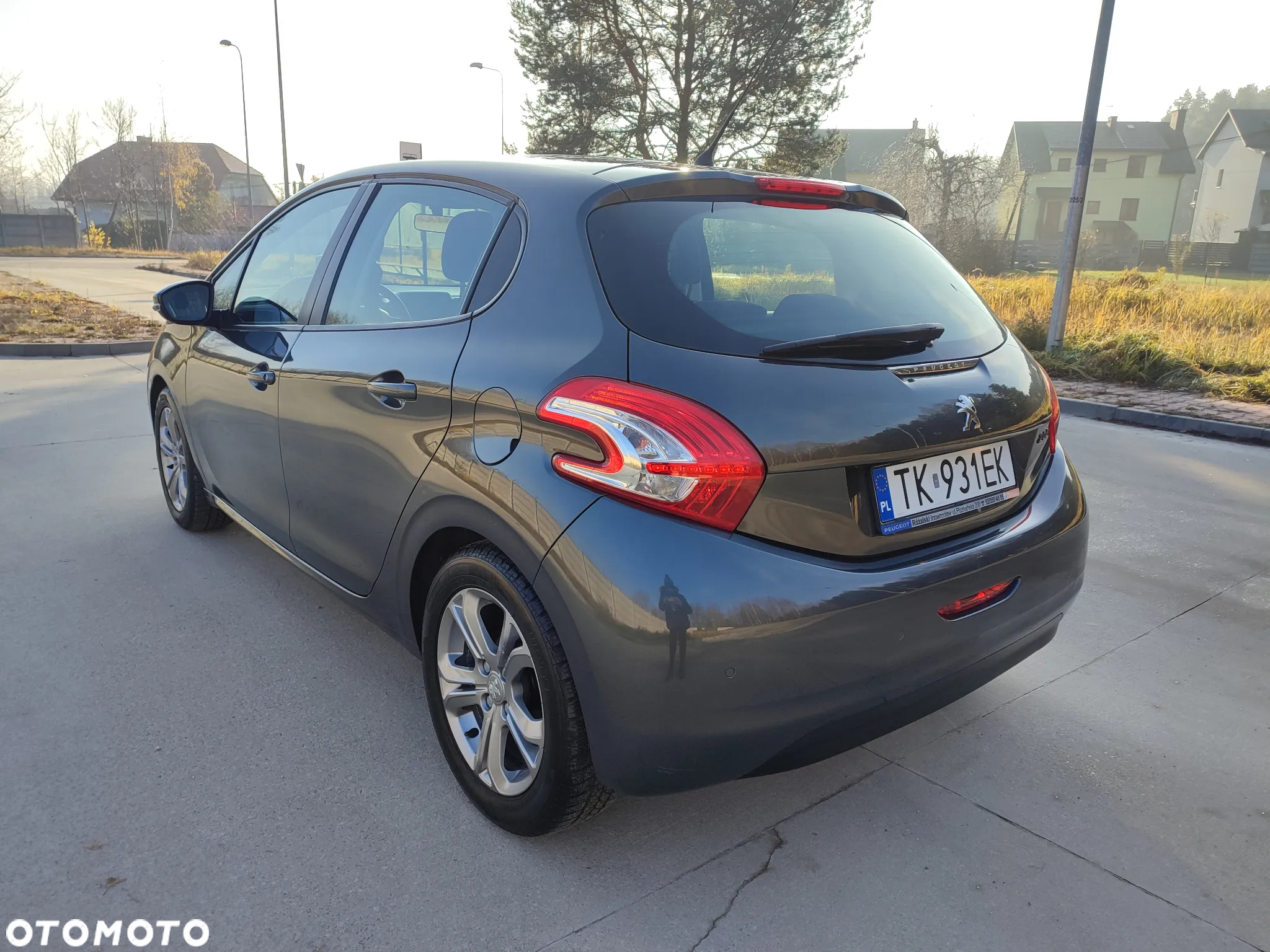 Peugeot 208 - 4