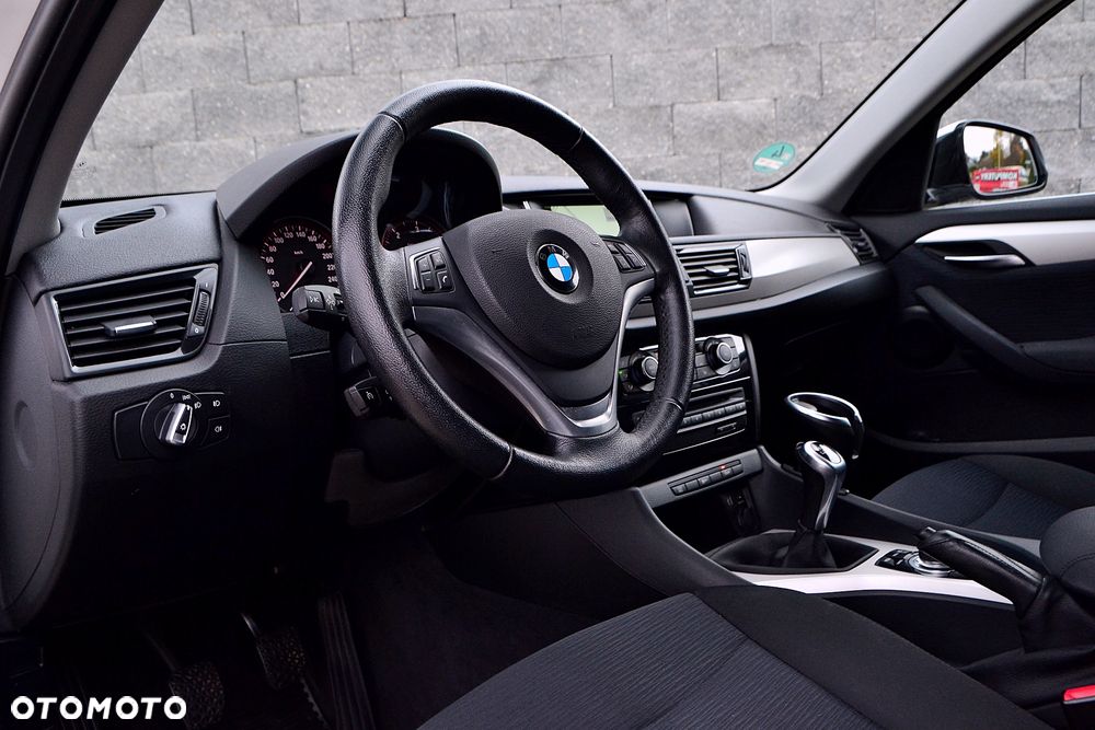 BMW X1 sDrive18d xLine - 17