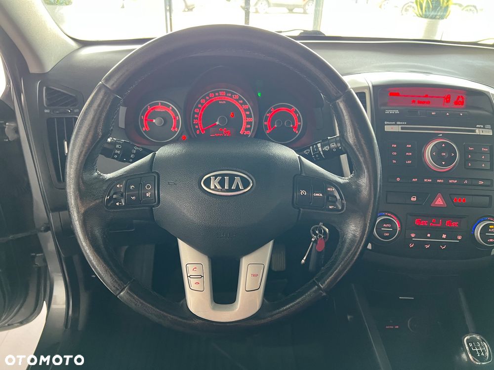 Kia Ceed - 13
