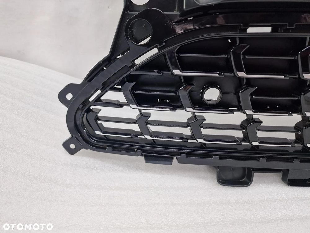 TOYOTA YARIS CROSS 21- ŁADNA ATRAPA / GRILL PRZEDNI PRZÓD CHROM BEZ KAMERY NA PDC , NR AUKCJI GL636 - 2