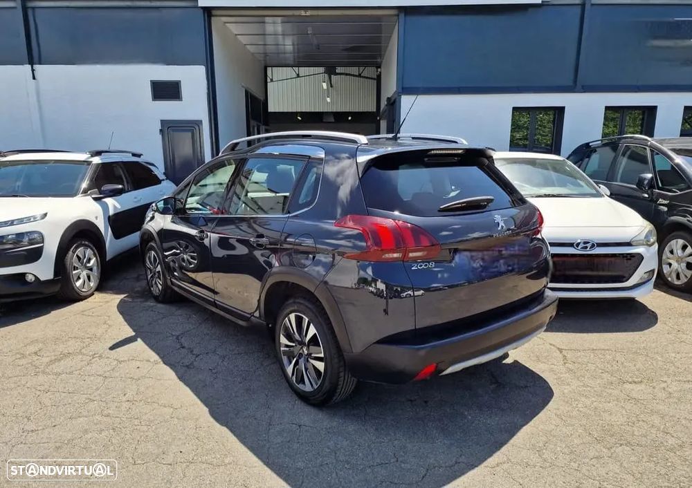 Peugeot 2008 1.2 PureTech Allure EAT6 - 4