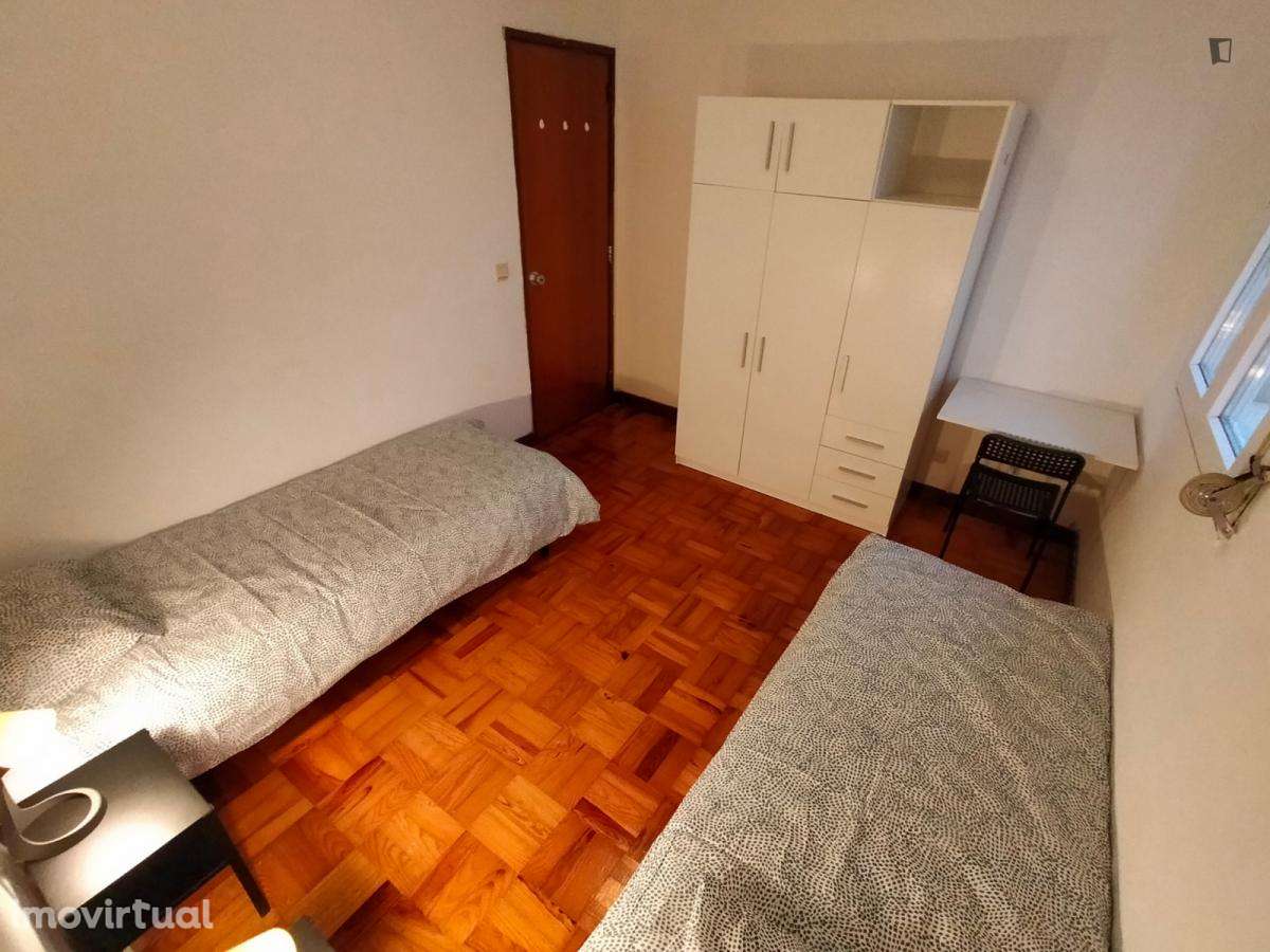 Quarto - localizado em Bela Vista Lisbon - Grande imagem: 3/10