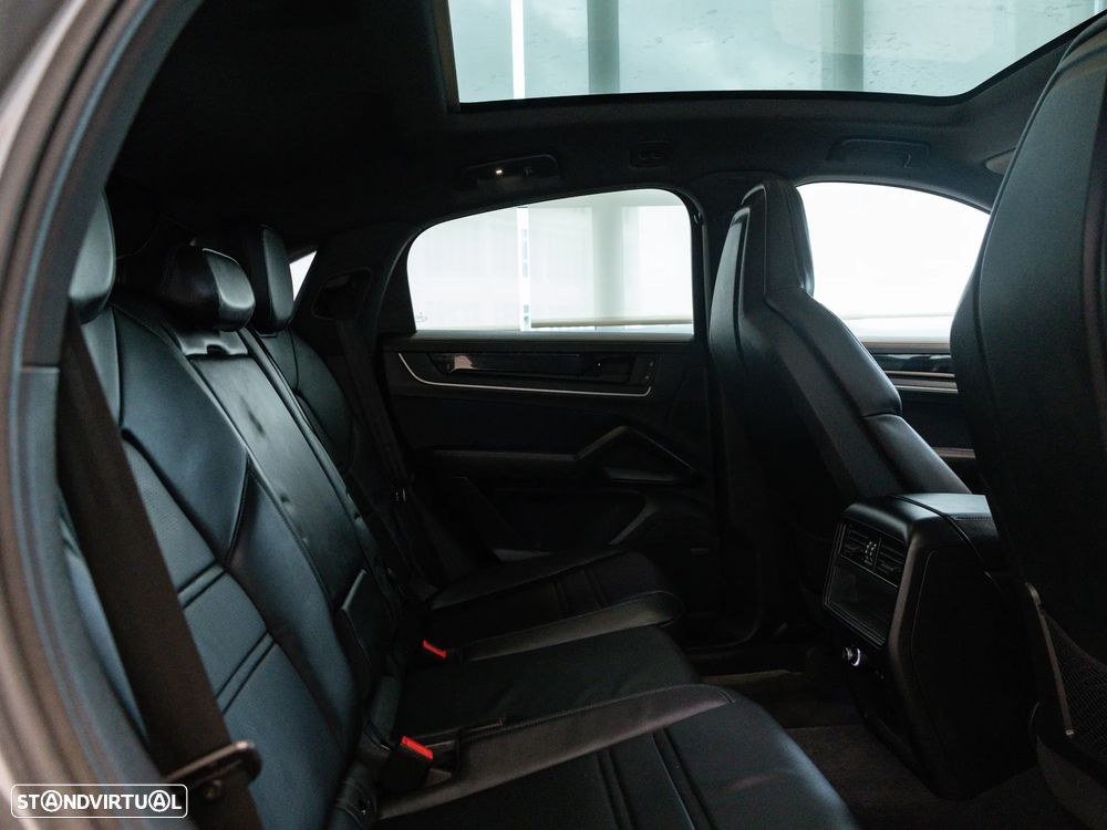 Porsche Cayenne Coupé E-Hybrid - 40