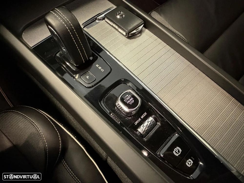 Volvo V60 2.0 B4 R-Design Geartronic - 21