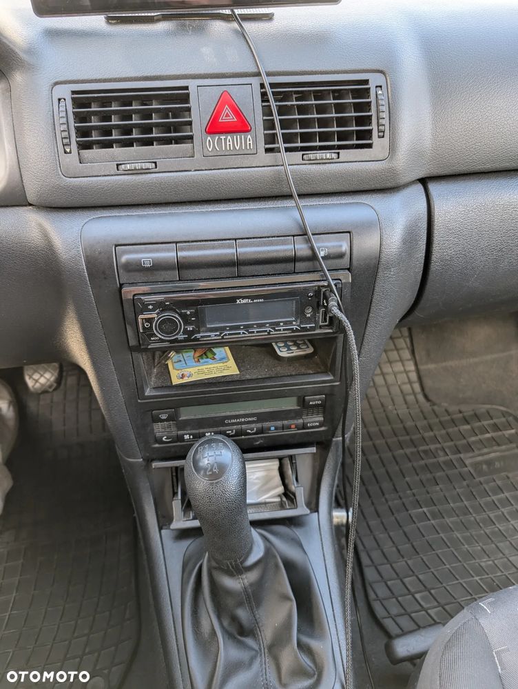 Skoda Octavia 1.6 Tour - 17