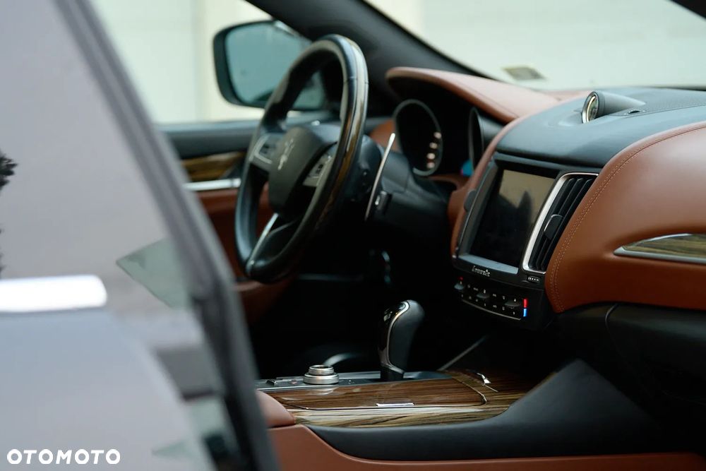 Maserati Levante - 11