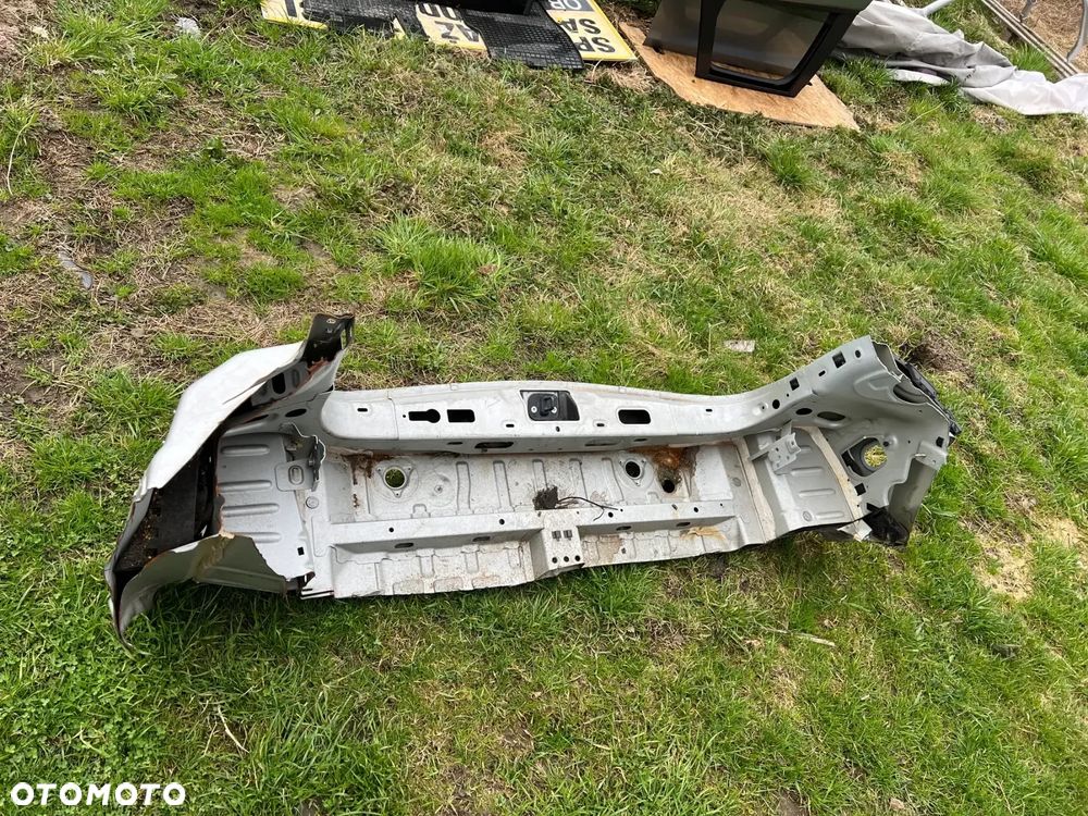 Opel Zafira C Pas tylny tył Czarny i Srebrny - 9