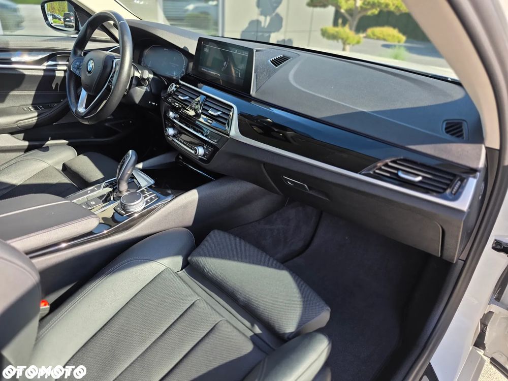 BMW Seria 5 530e iPerformance xDrive Sport Line sport - 21