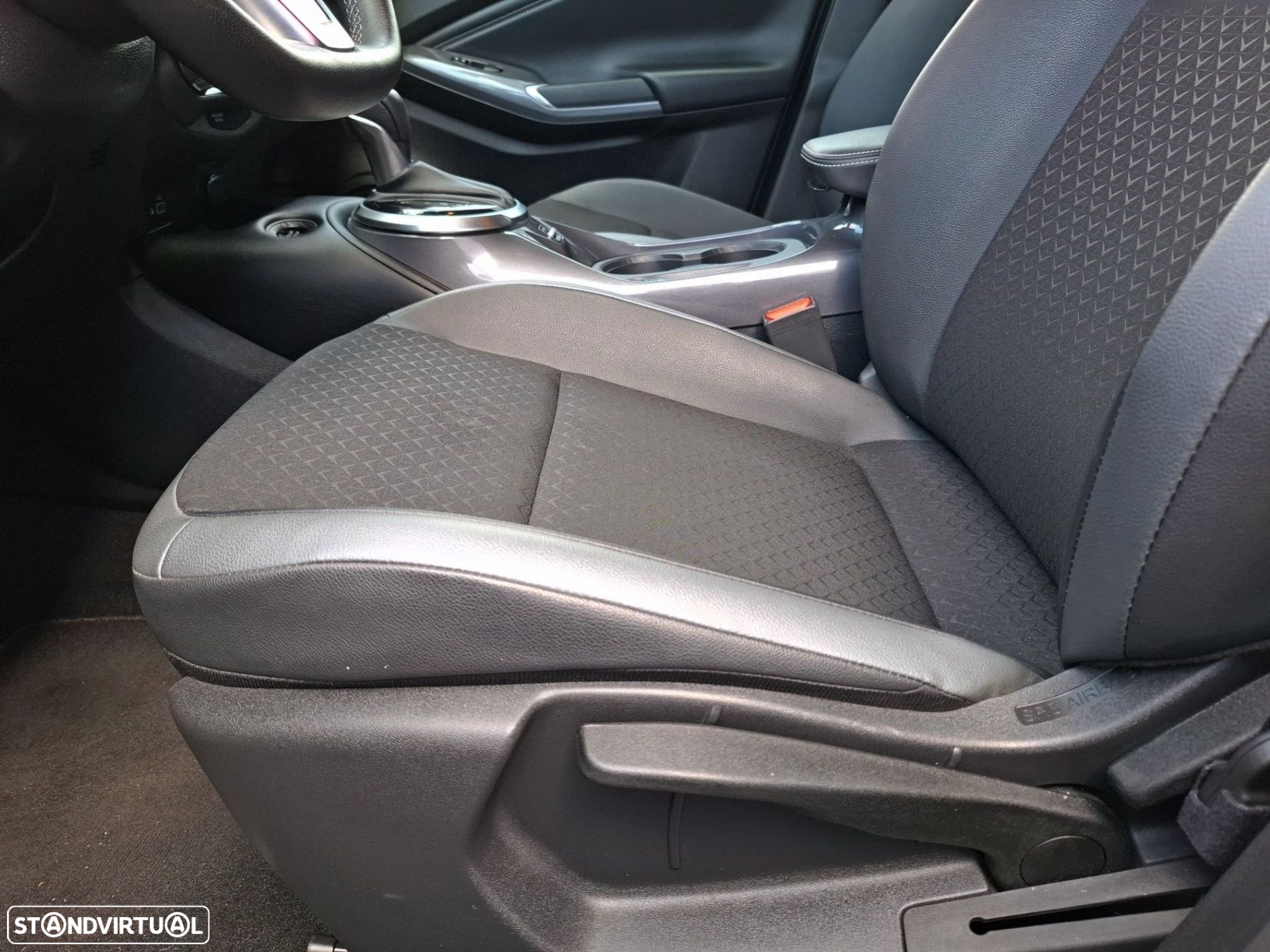 Nissan Juke 1.6 Hybrid N-Design Silver - 24